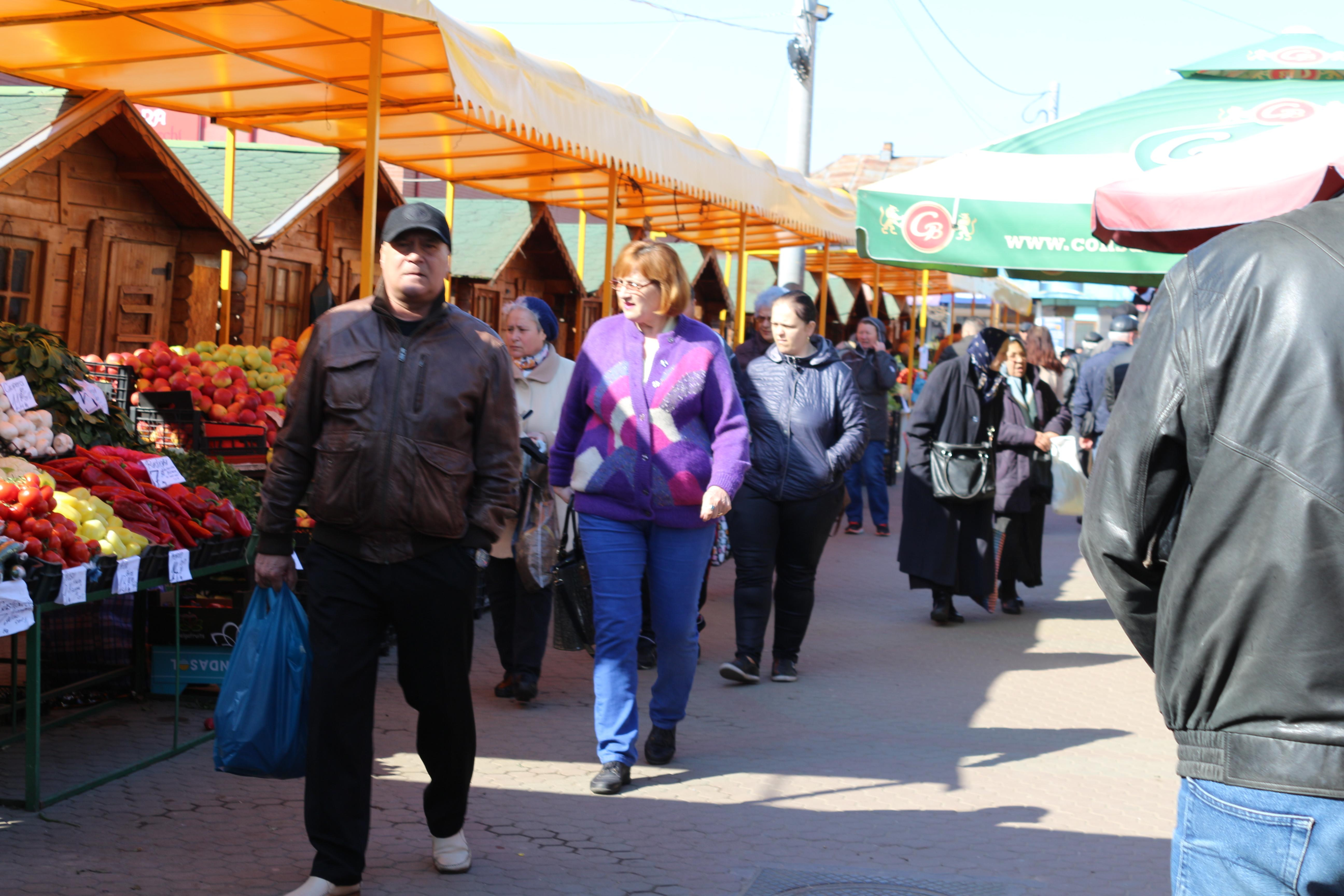 Operaţiunea MOV (miel, ouă, vin). Cât ne costă masa de sărbători
