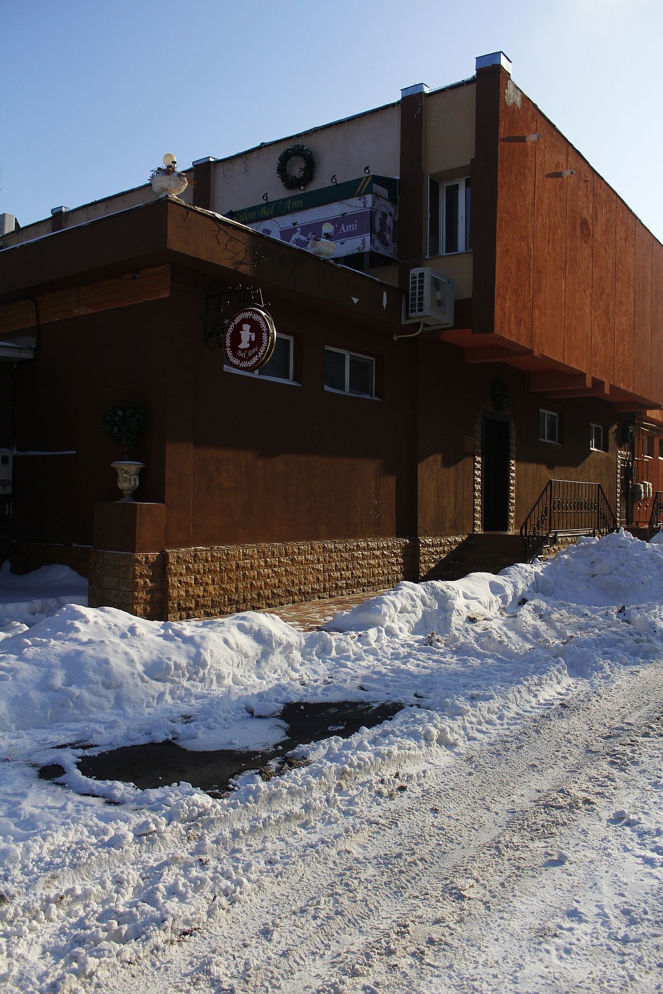 AFACERI IMOBILIARE | Ce terenuri din proprietatea orașului Galați au vândut aleşii locali