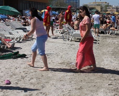 Mergeţi la PLAJĂ? Ar trebui să ŞTIŢI asta înainte de a vă arunca în piscină!