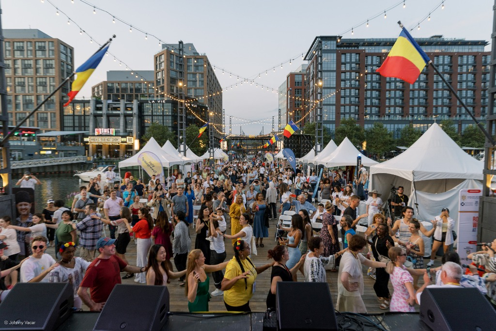 Participare-record la cel mai mare festival românesc din America