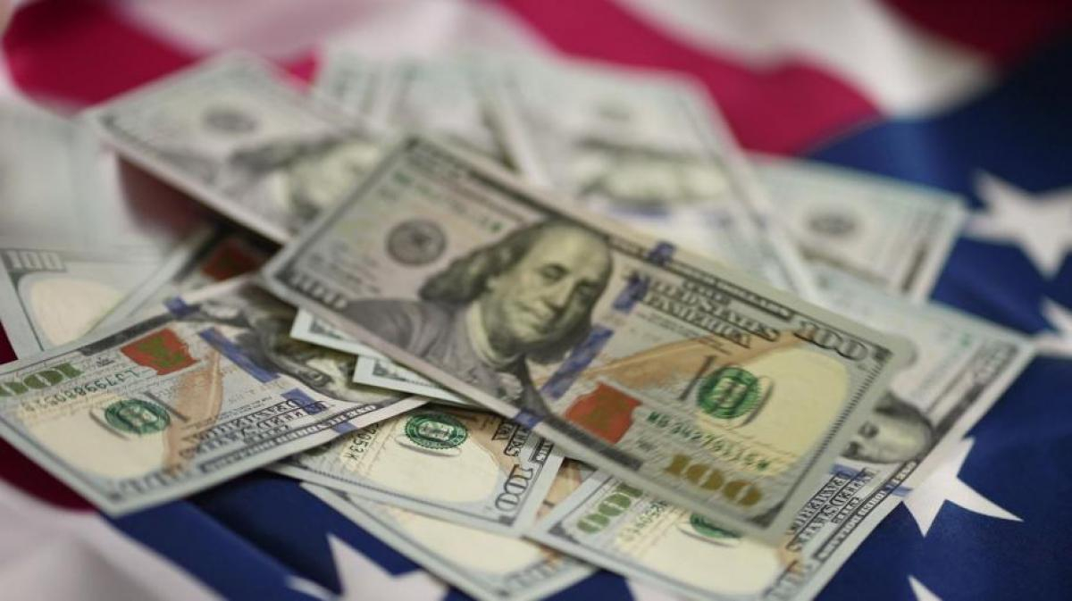 Leul s-a apreciat față de euro și dolar, iar bursa a atins un nou maxim