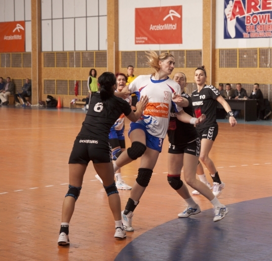 Handbalistele de la Oţelul au pierdut meciul cu HCM Baia Mare