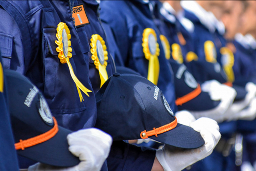 Se caută polițiști din sursă externă