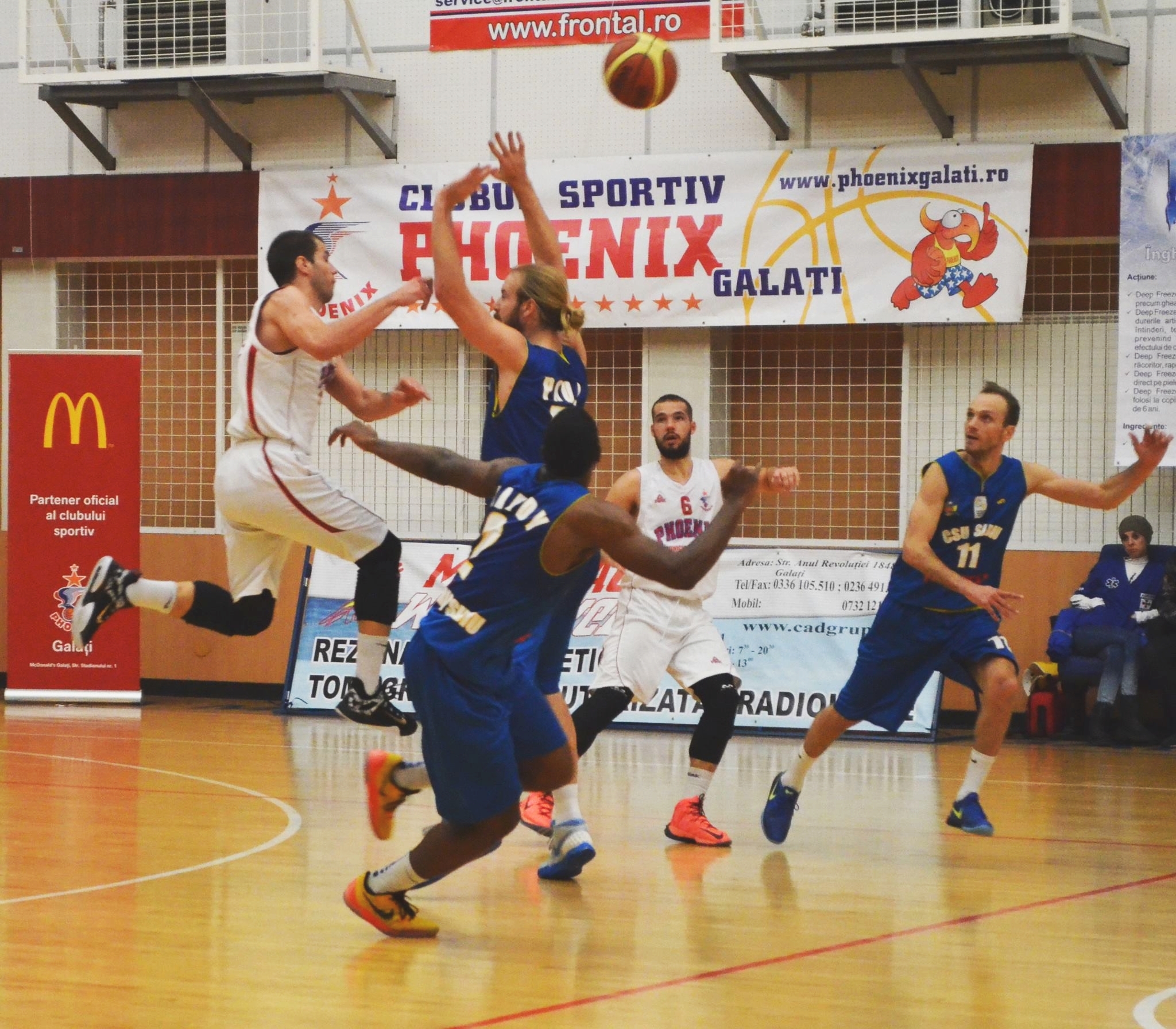 Baschetbaliştii de la Phoenix au pierdut dramatic, după prelungiri