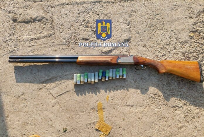 Armă letală de vânătoare depistată în urma unor percheziții (VIDEO)