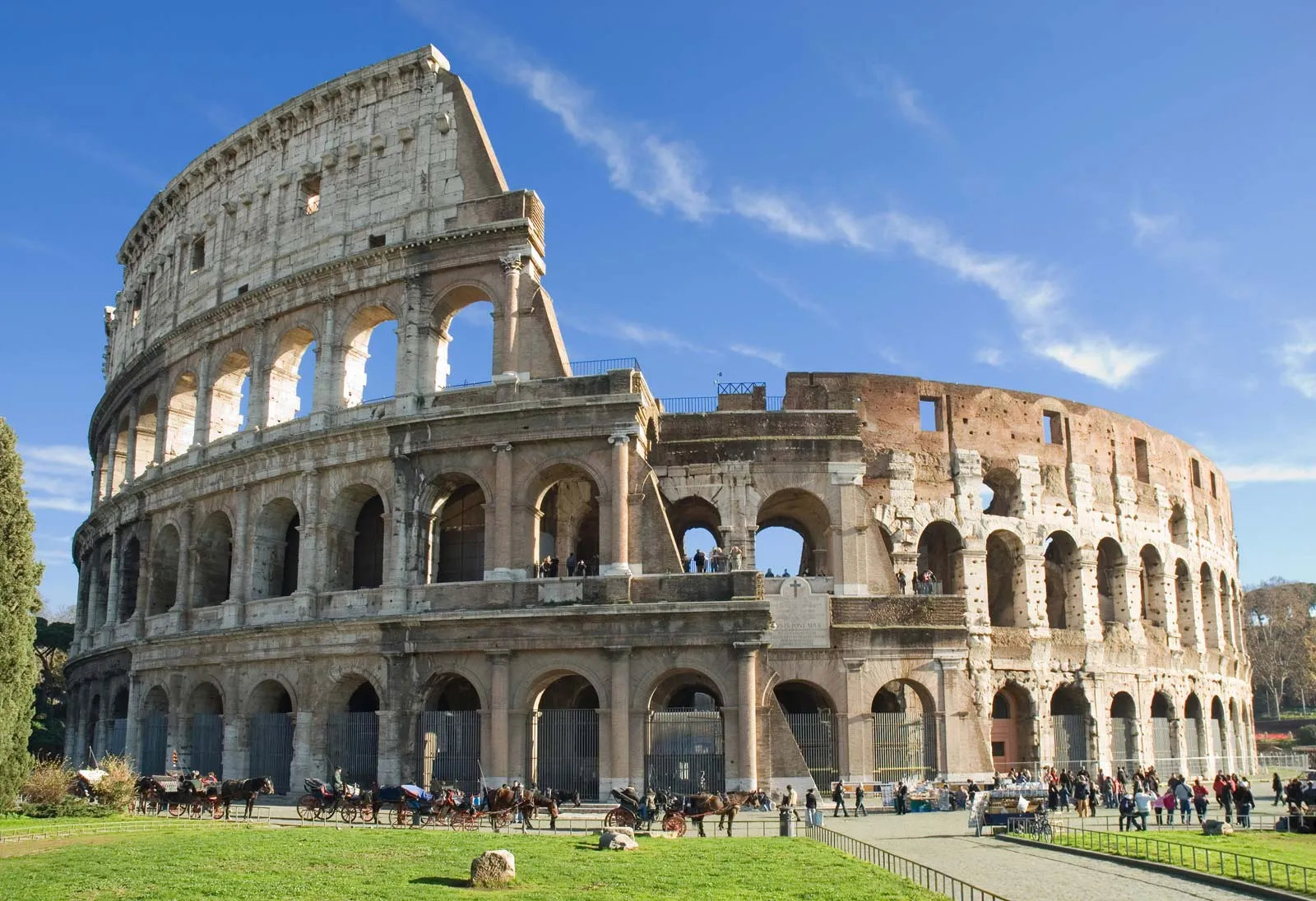 Gladiatorii... Airbnb vor lupta la Colosseum