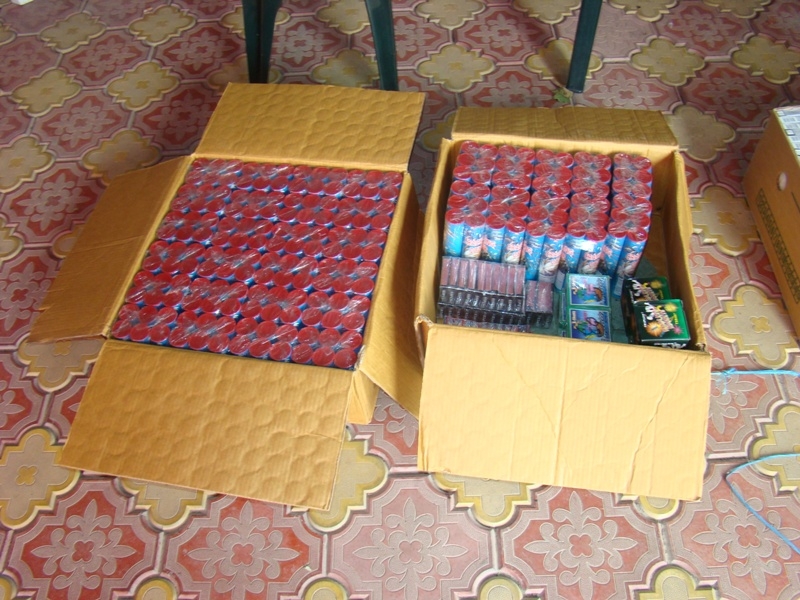 PERCHEZIŢII în judeţul Brăila/ Ţigări şi materiale pirotehnice de CONTRABANDĂ