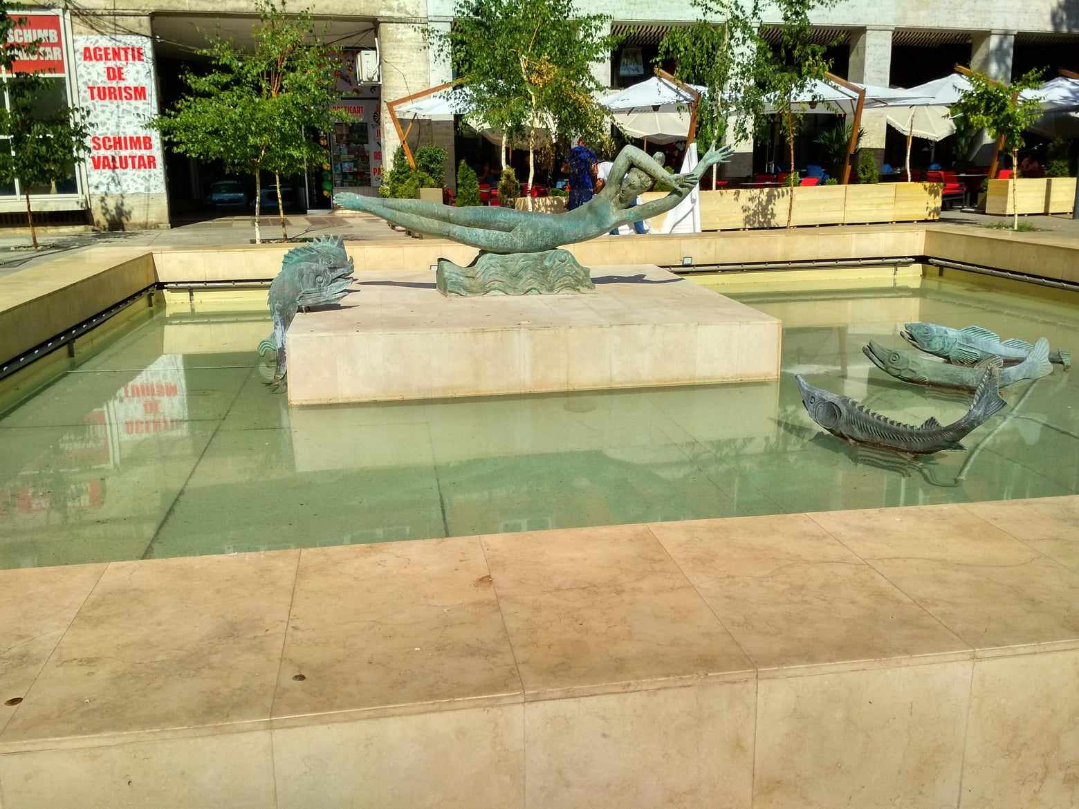 Cafe concert în centrul orașului