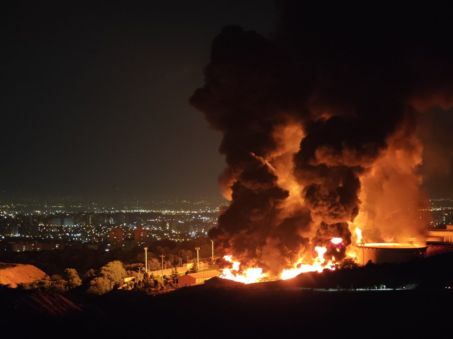 Trump o contrazice pe şefa propriilor servicii secrete