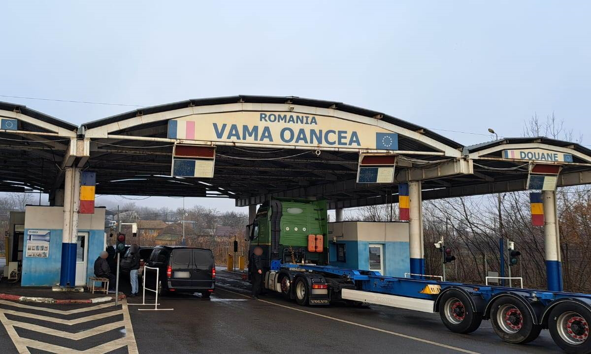 Autoturism recent radiat din circulație, descoperit la trecerea frontierei