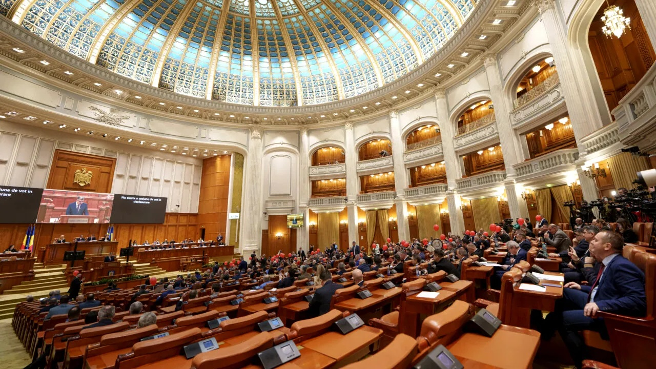 Topul deputaților chiulangii: 190 de absențe nemotivate în cinci luni