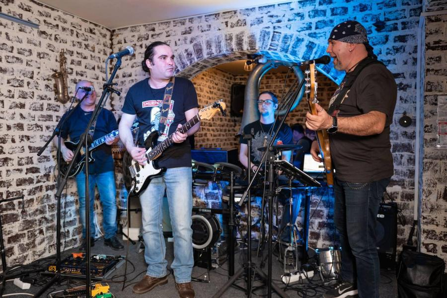 Seară relaxantă cu trupa Over