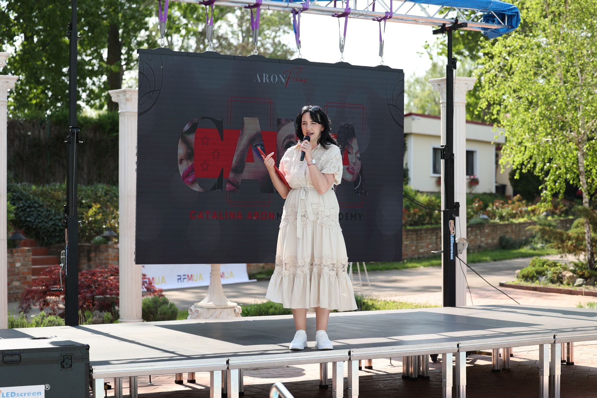 Concurenți din țară s-au întrecut în arta machiajului la Galaţi (FOTO)