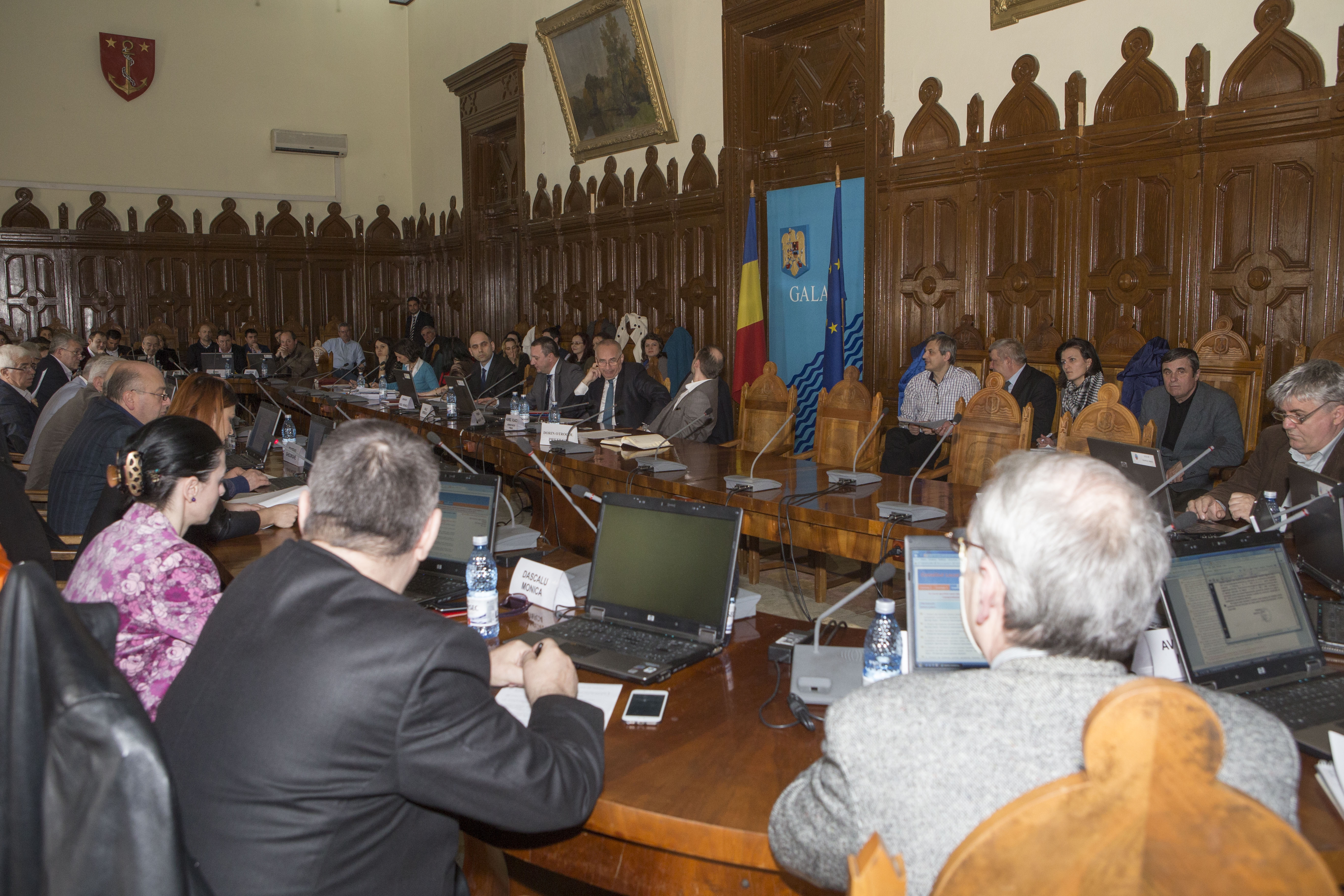 Pentru ce va cheltui Primăria 3.000 de euro