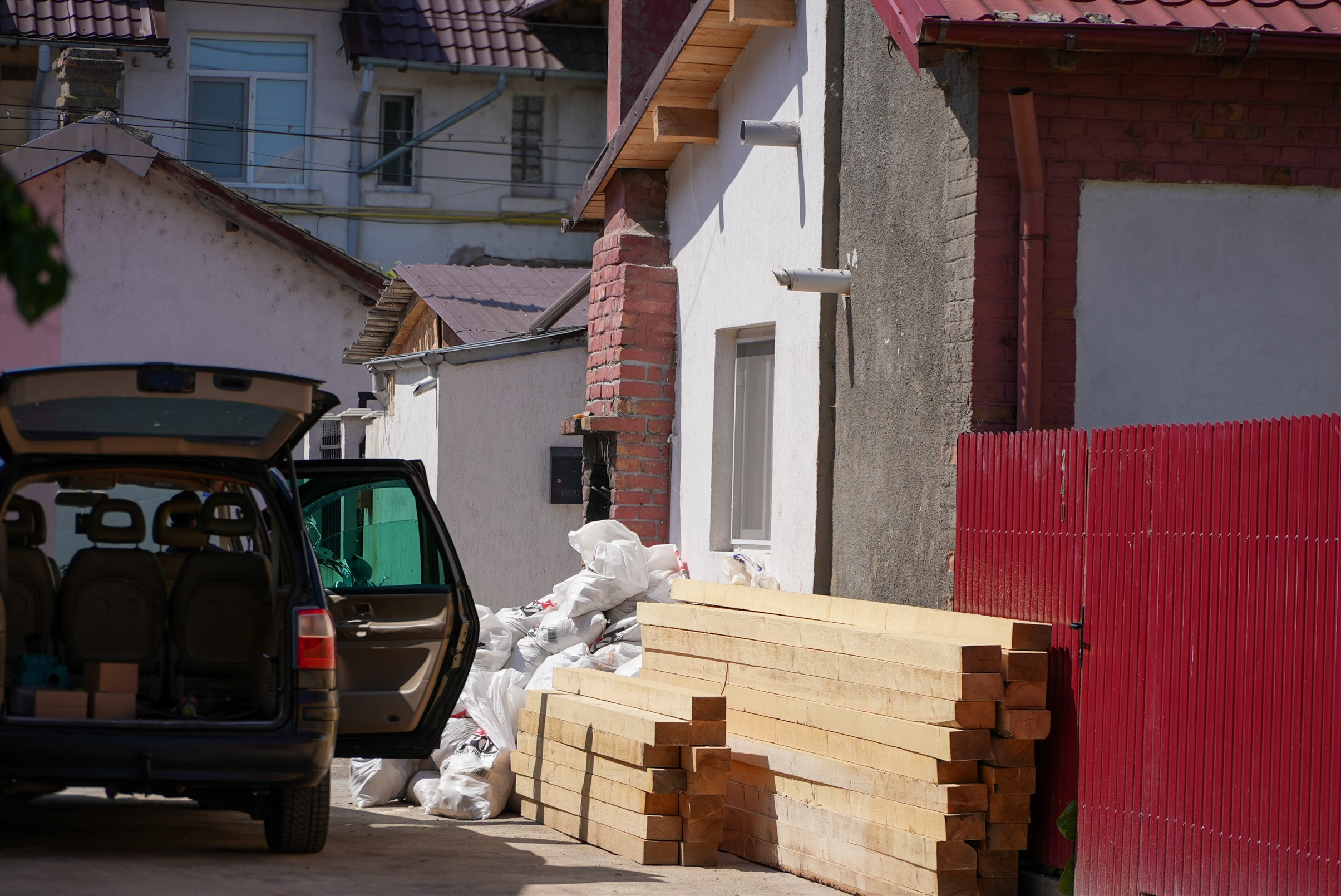 Sprijin din partea Bisericii pentru zece familii afectate de incendiu (GALERIE FOTO)