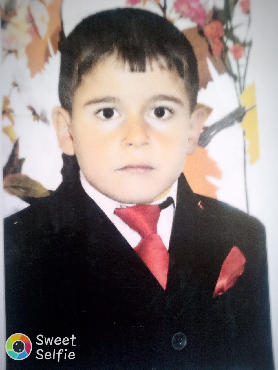 APEL UMANITAR. Petru are nevoie de operaţie pentru a putea merge