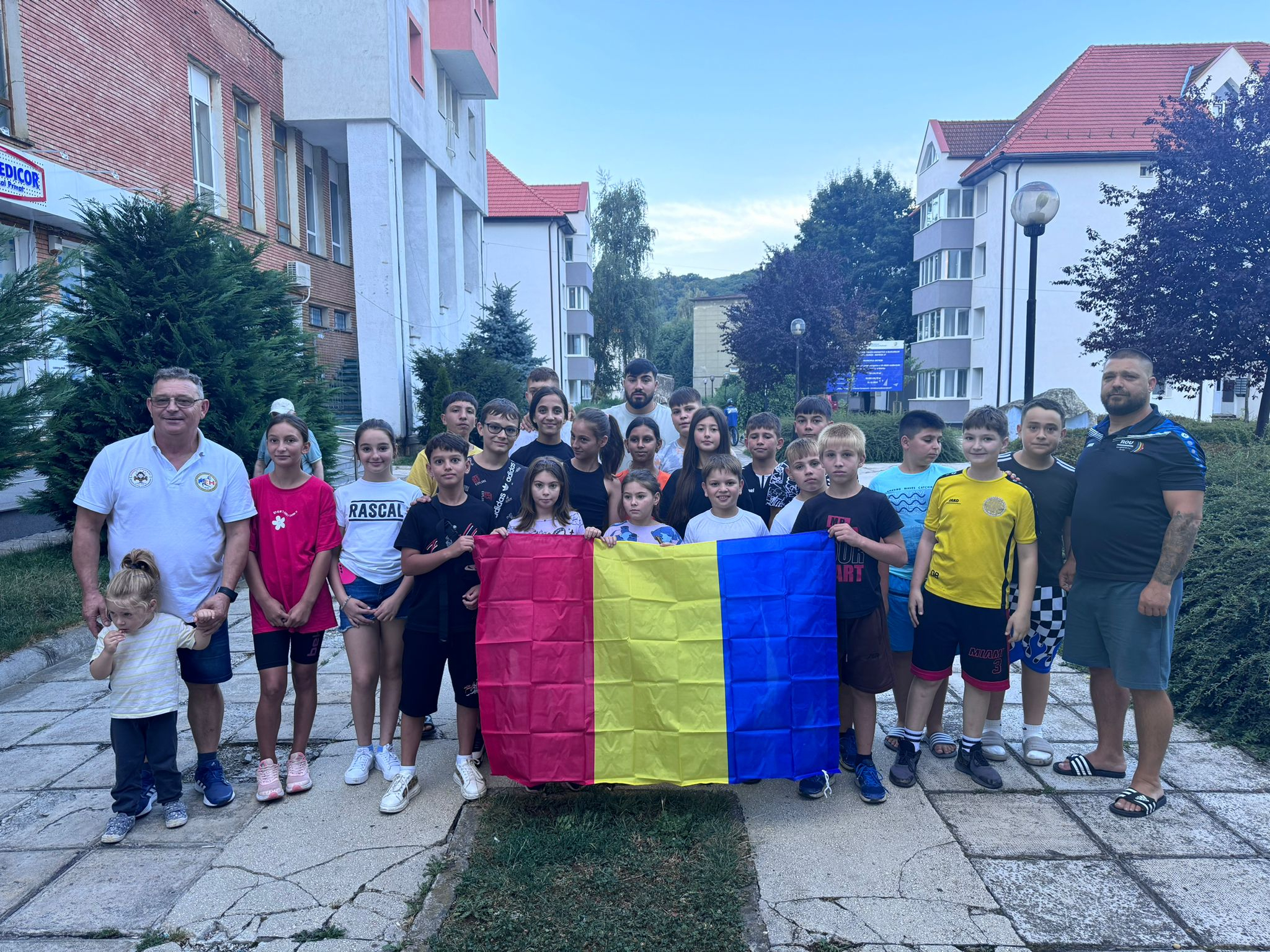 24 de halterofili pregătesc performanța la Bistrița