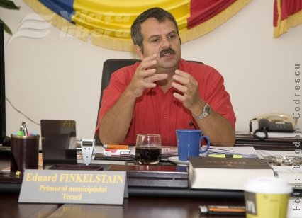 Primar PDL, nemulţumit de leafa redusă de Guvern