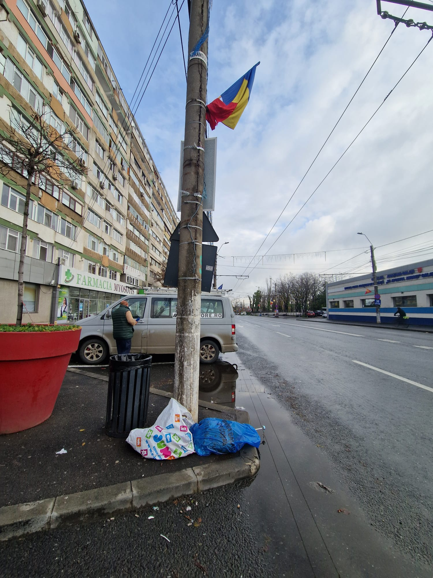 Poza zilei. Gunoaiele, marca naţională?