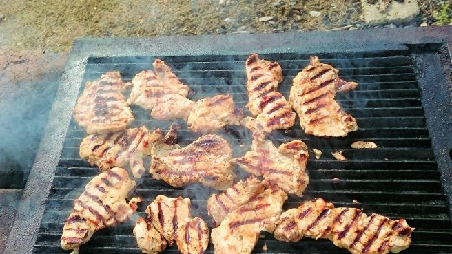 Cum să dăm un plus de gust fripturii la grătar