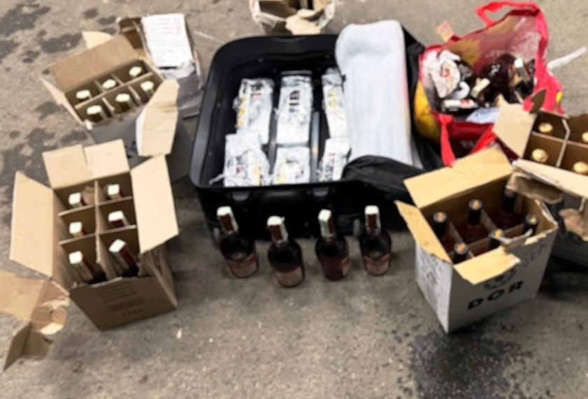 Coniac şi ţigări pentru un sejur în străinătate