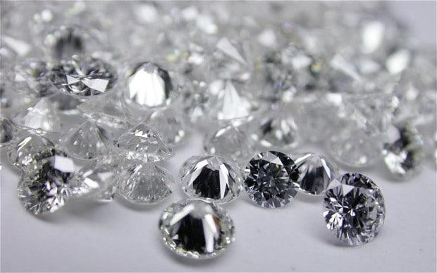 Fiscul vinde aur şi diamante din CONFISCĂRI