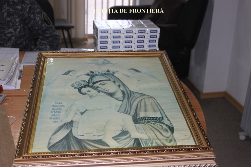 O ICOANĂ, paravan pentru ŢIGĂRI DE CONTRABANDĂ la vama din Oancea