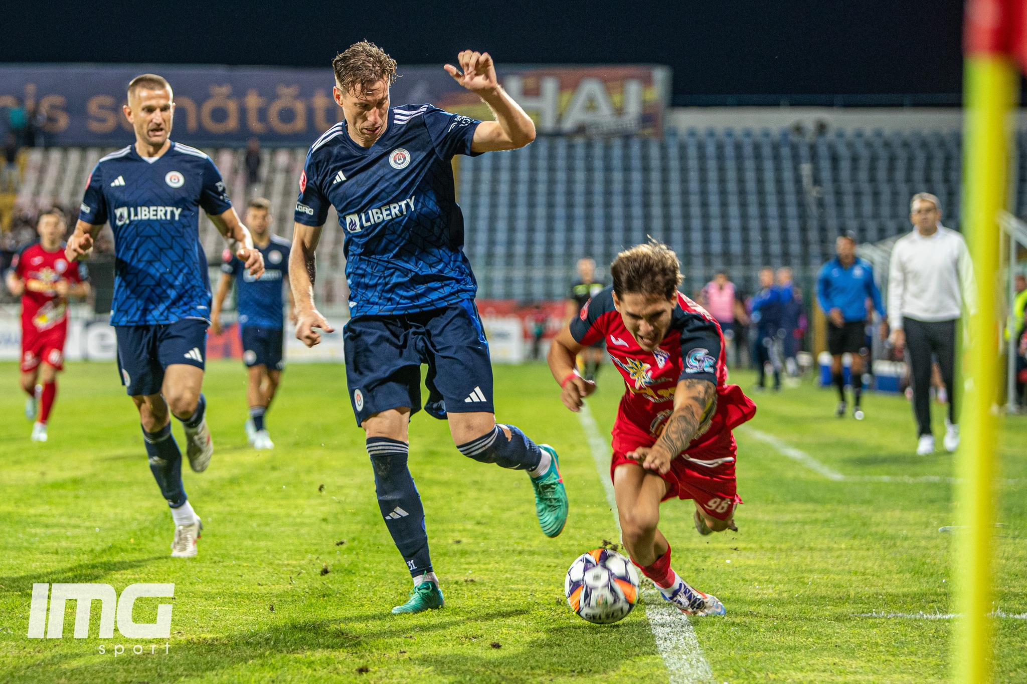 Oțelul a ratat desprinderea în fruntea clasamentului