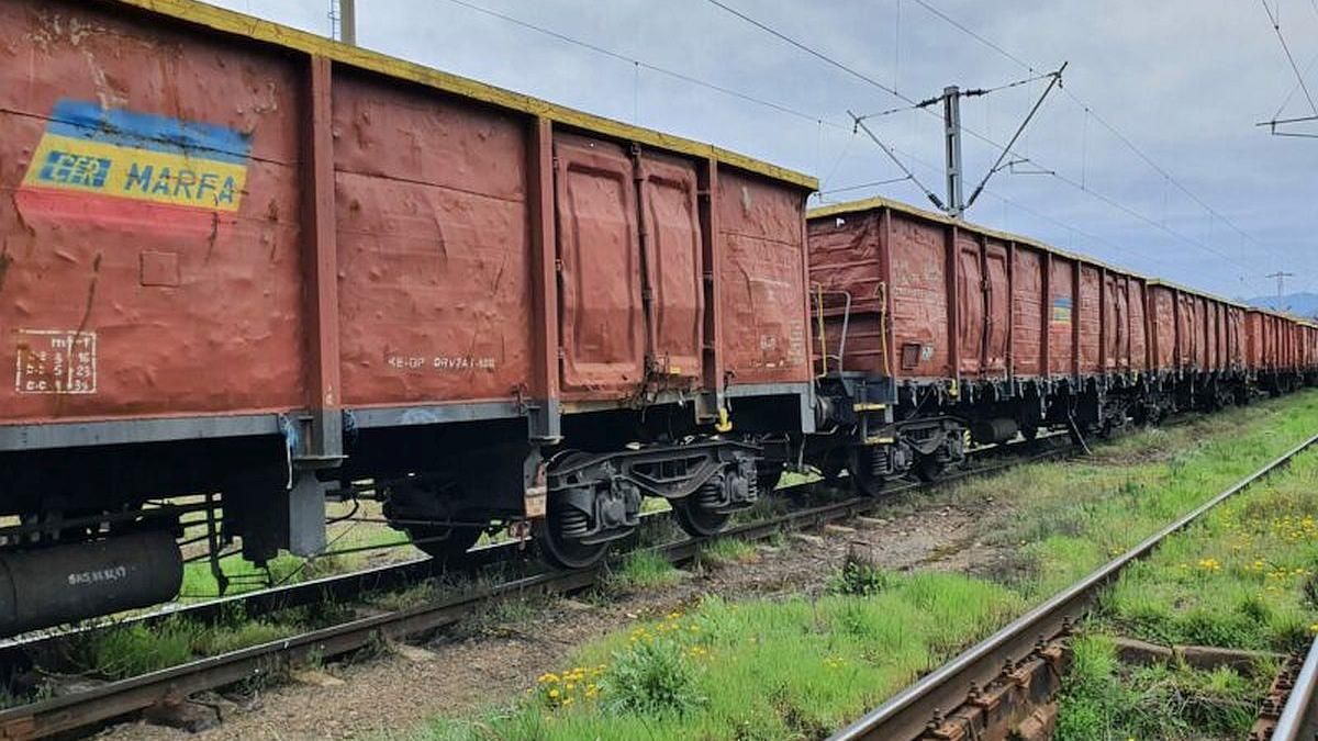 Peste 600 de vagoane și locomotive vândute de Fiscul regional gălățean