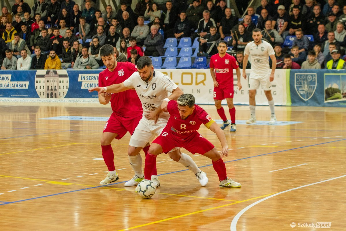 United mai are de jucat două partide