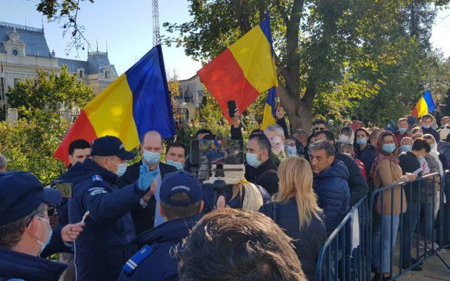 Îmbulzeală în numele Cuvioasei