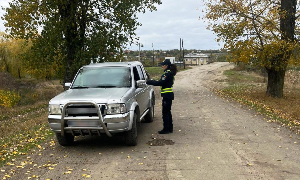 În trafic, cu o maşină fără acte