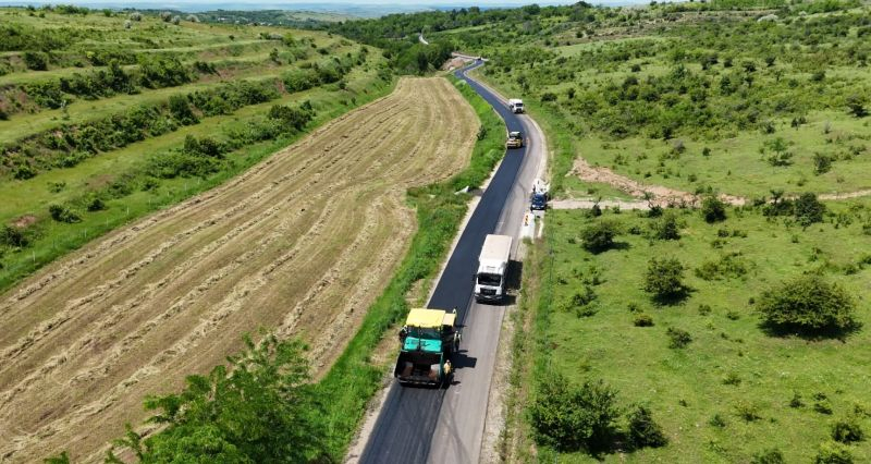 Drumuri solide, sigure și durabile. Se asfaltează pe DJ 251B, între Ciureștii Vechi și Cotoroaia, parte din tronsonul funcțional