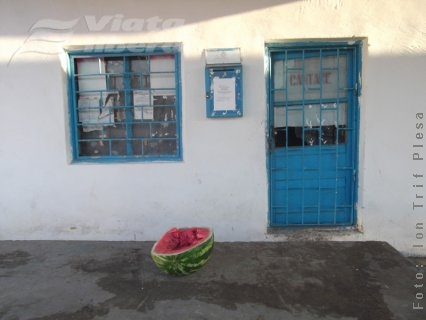 Vreţi cântare sau ţigări de contrabandă ?