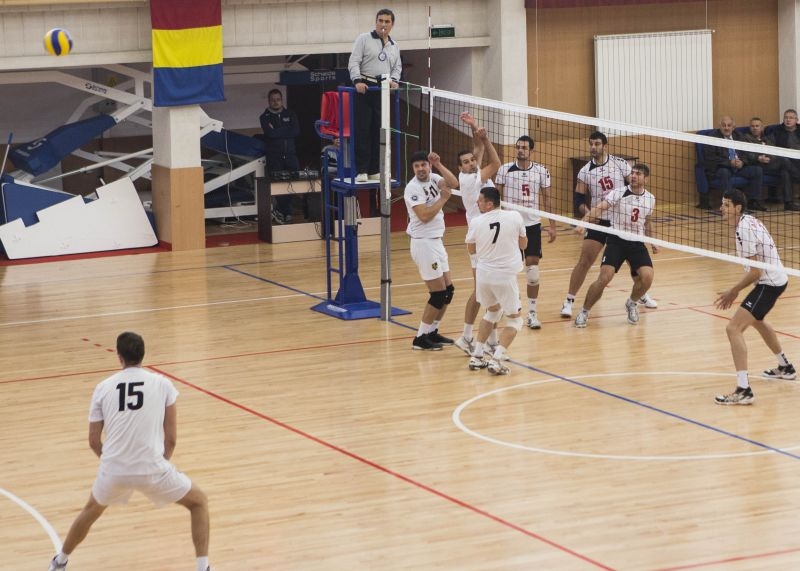 Voleibaliştii de la Arcada Galaţi, în "turneu" prin vestul ţării 