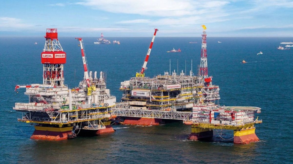 Platformă petrolieră Lukoil, lovită de ucraineni
