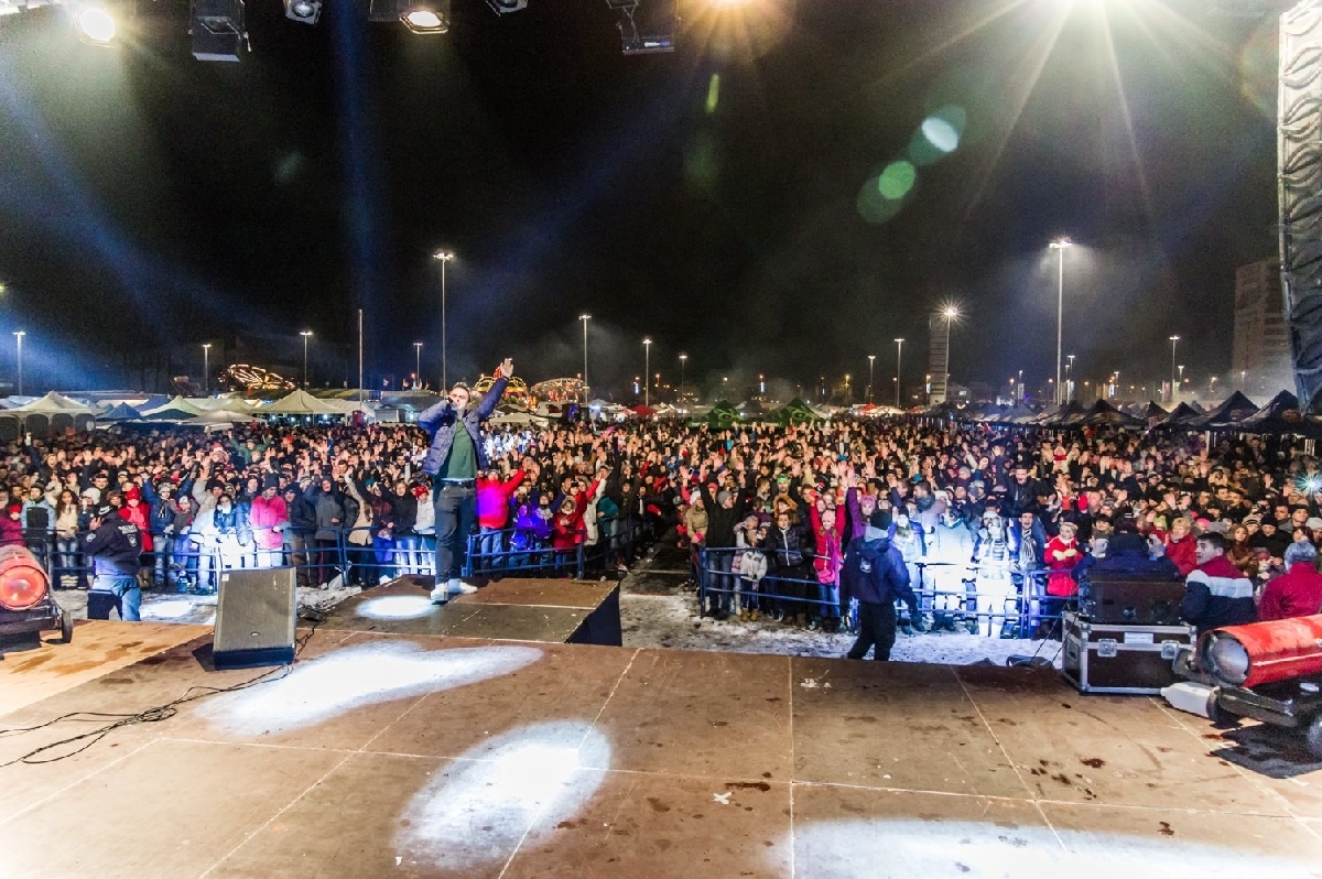 Gălăţenii, pro şi contra organizării SĂRBĂTORILOR la mall