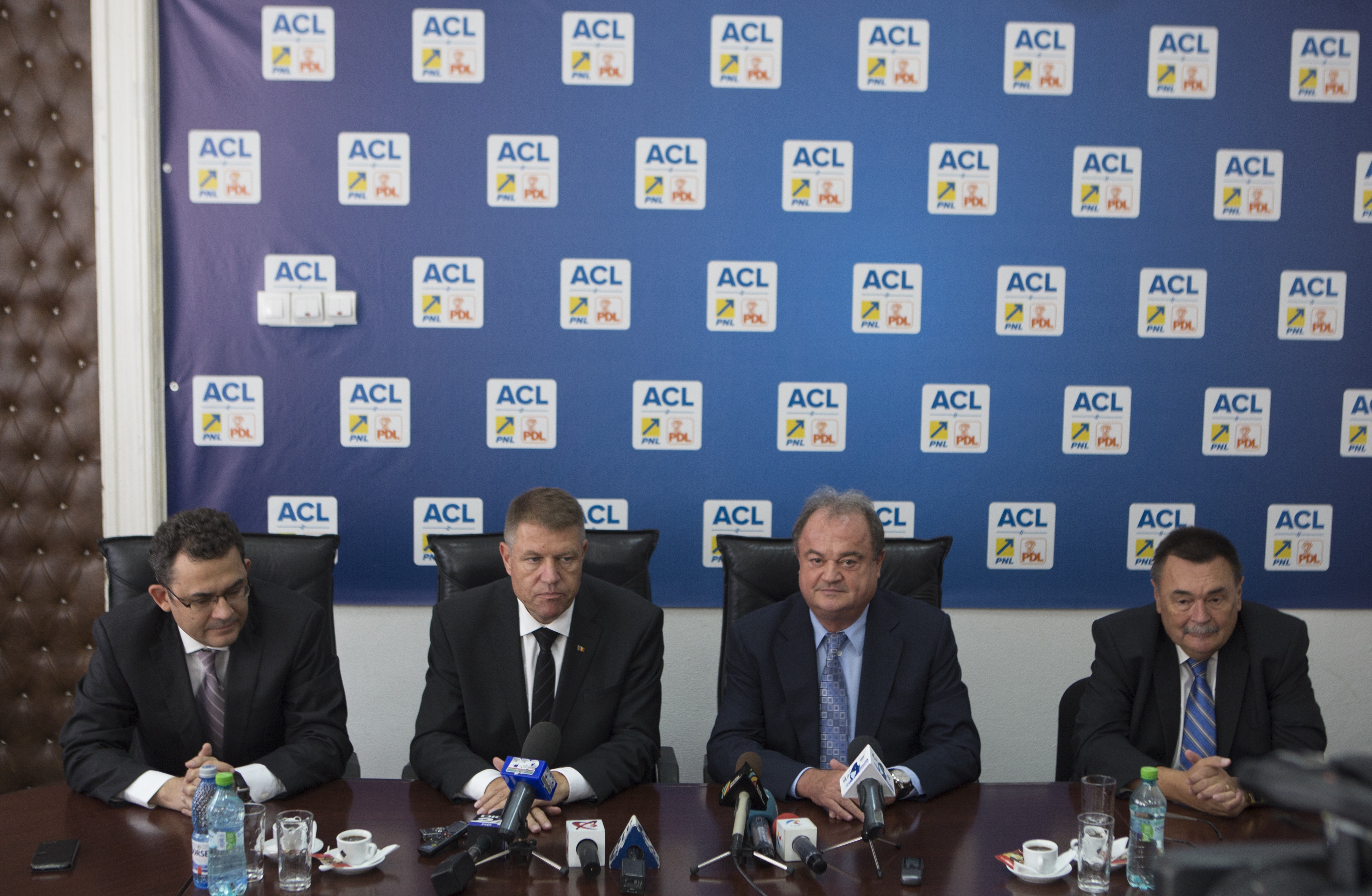 Candidatul la prezidenţiale Klaus Iohannis: "Nu înţeleg de ce există concurenţă între Galaţi şi Brăila"