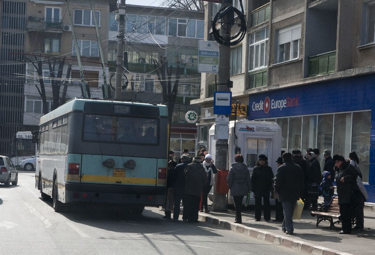 Risipă la bugetul contribuabilului! "Schimb bilete contra abonament" 