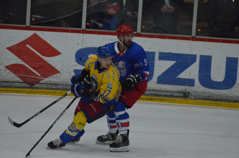 Finala Ligii Naționale de hochei începe luni, la Galați