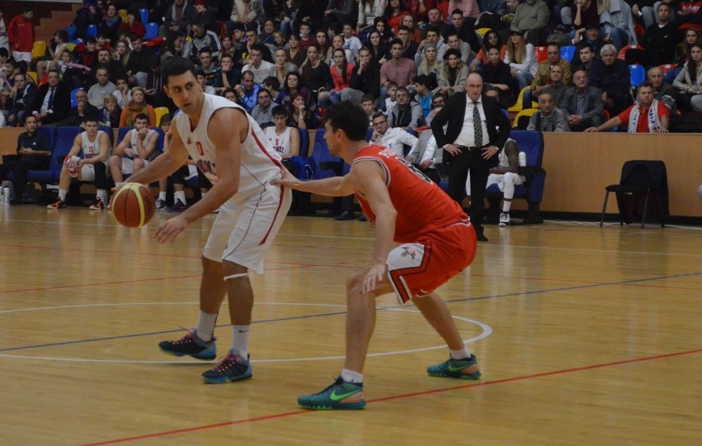 VEZI AICI ultimul minut din SENZAŢIONALUL MECI al BASCHETBALIŞTILOR de la Phoenix cu dinamoviştii (VIDEO)