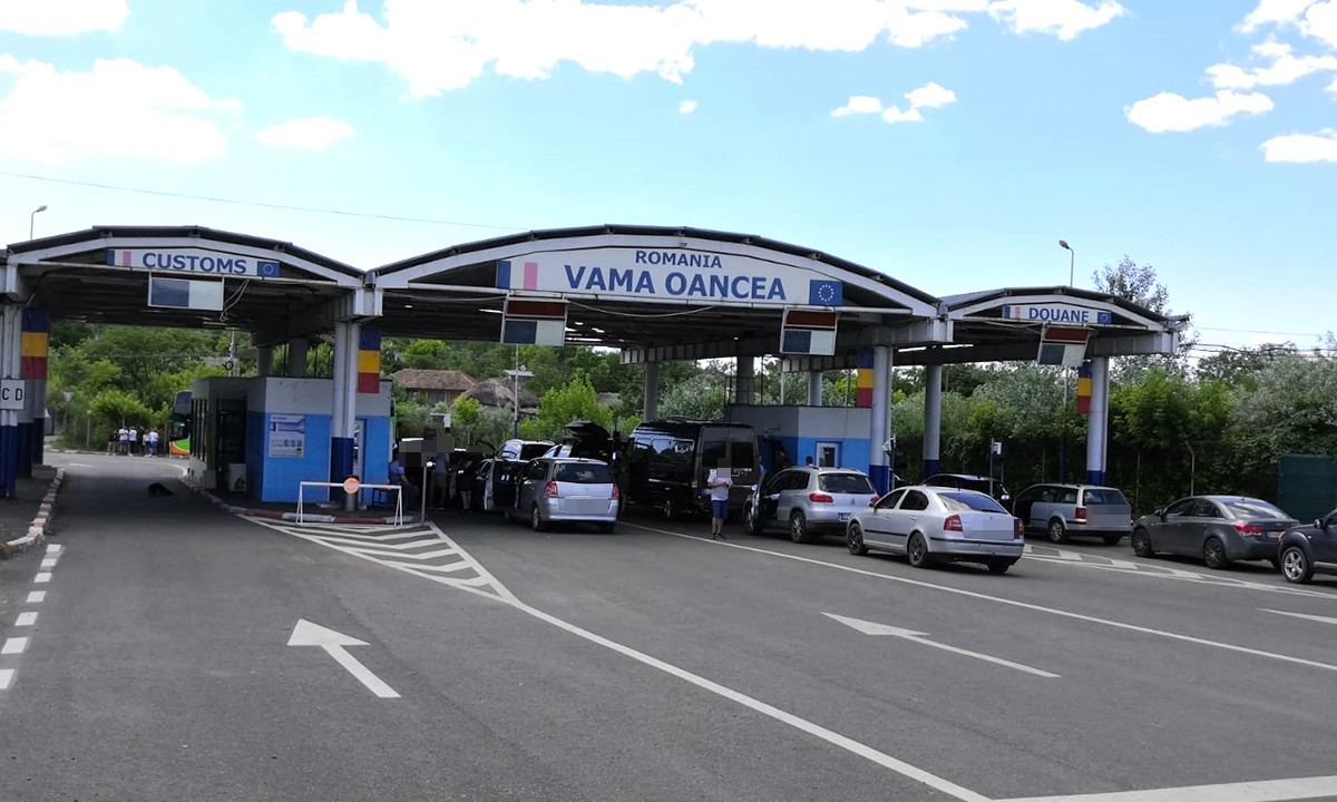 Moldovenii își cumpără buletine ca să-și găsească de lucru