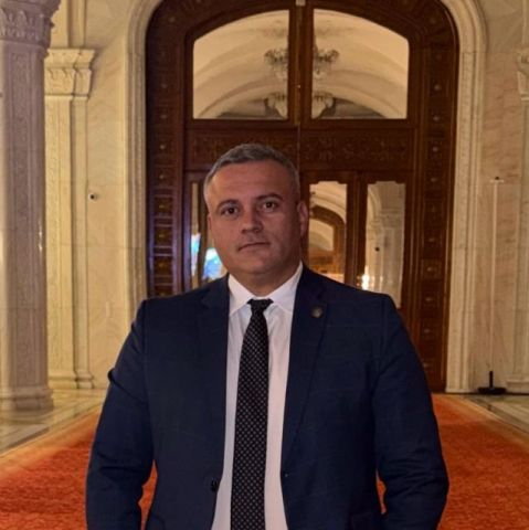 Deputatul gălăţean care a schimbat trei partide în doi ani de mandat
