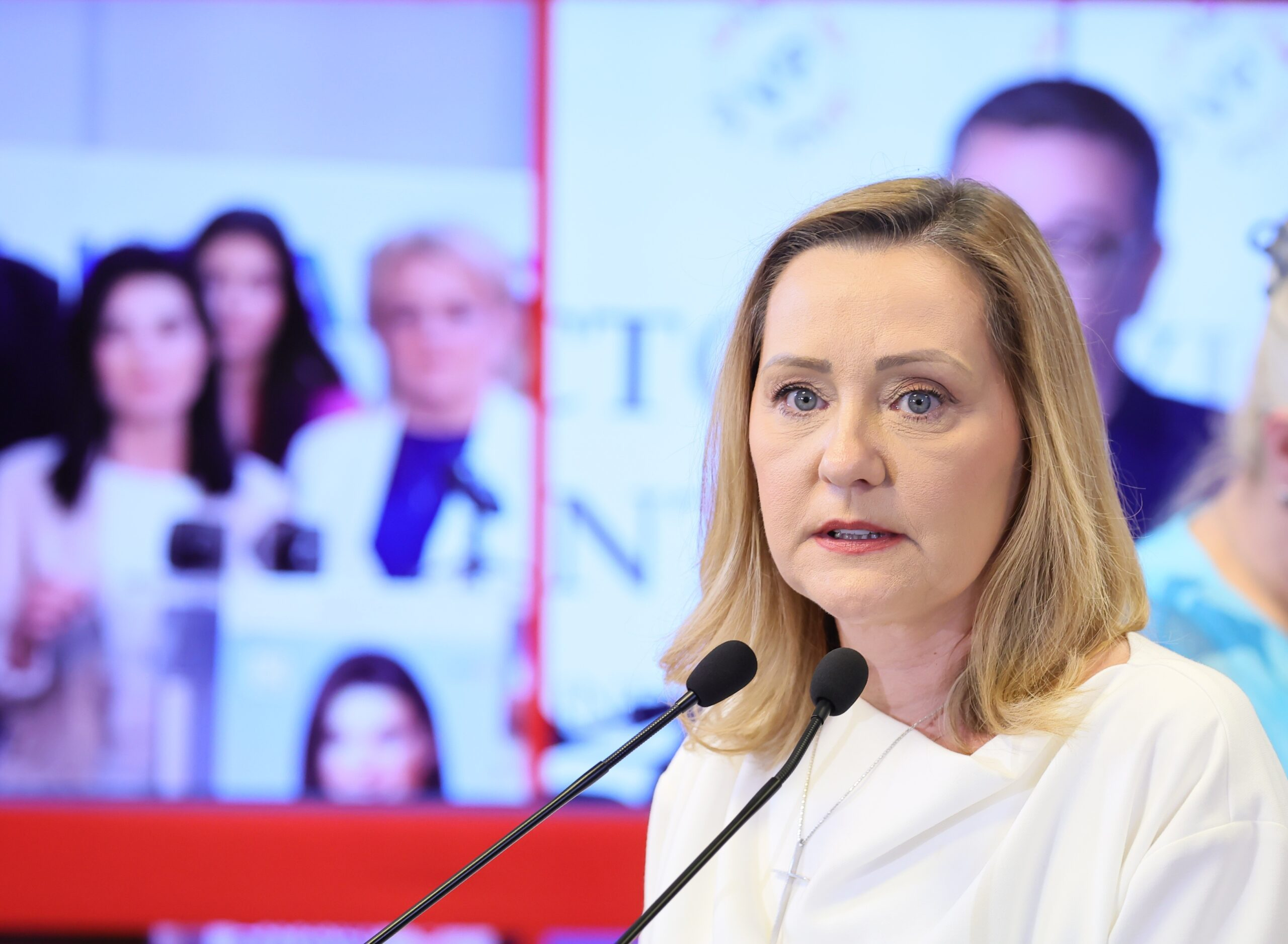 Elena Lasconi demisionează, după rezultatul slab de la alegeri
