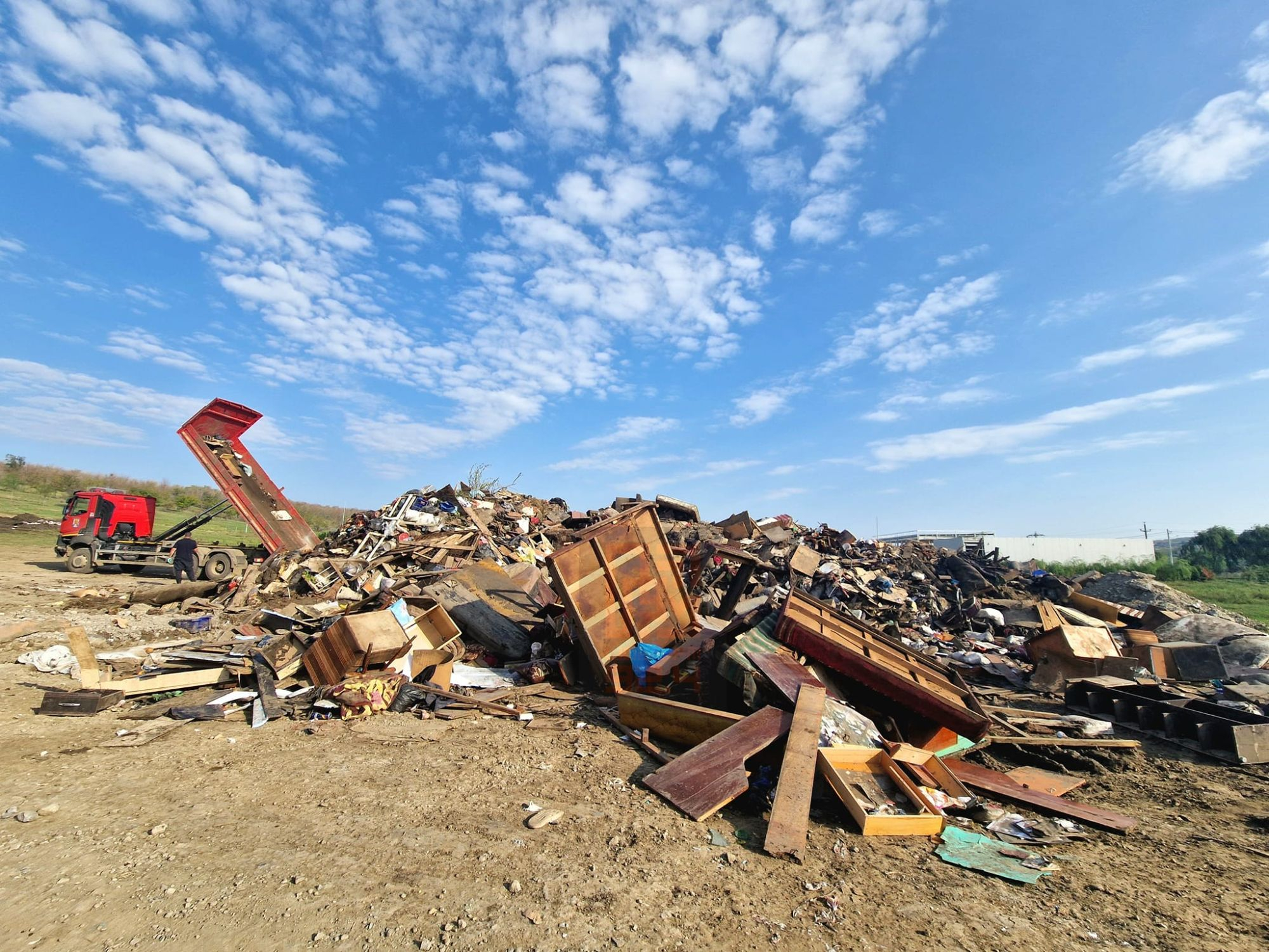 Cauzele și efectele inundațiilor, sub reflectorul ziarului „Viața liberă”