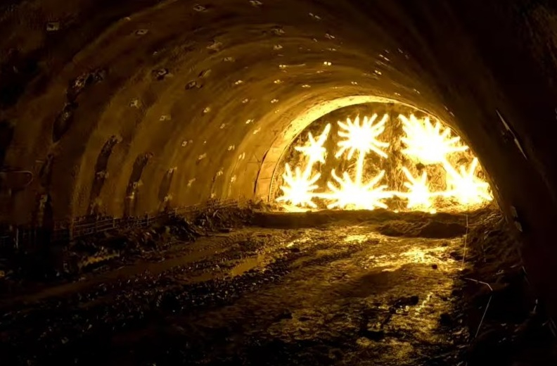 A început dinamitarea la primul tunel de pe autostrada Pitești - Sibiu