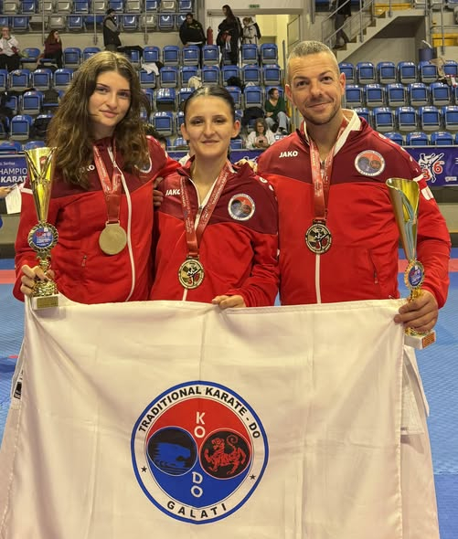 Un polițist gălățean şi colega sa de club, campioni europeni la karate