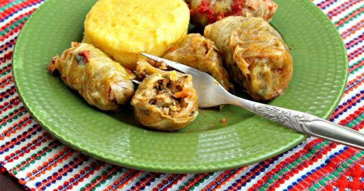 Sarmale de post cu ciuperci și orez în foi de varză acră. Reţetă de sezon