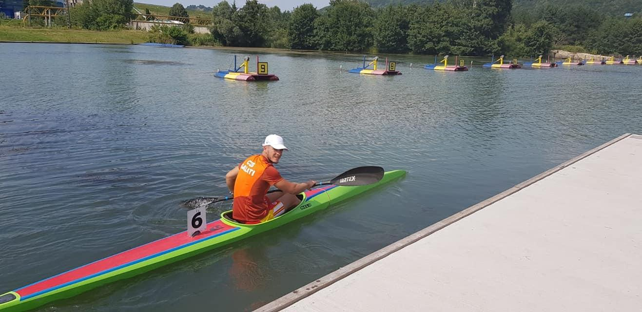 Campion chiar şi cu barcă împrumutată | VIDEO