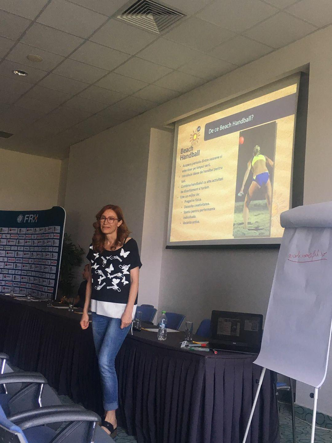 O gălăţeancă, specialista federaţiei în HANDBAL PE PLAJĂ